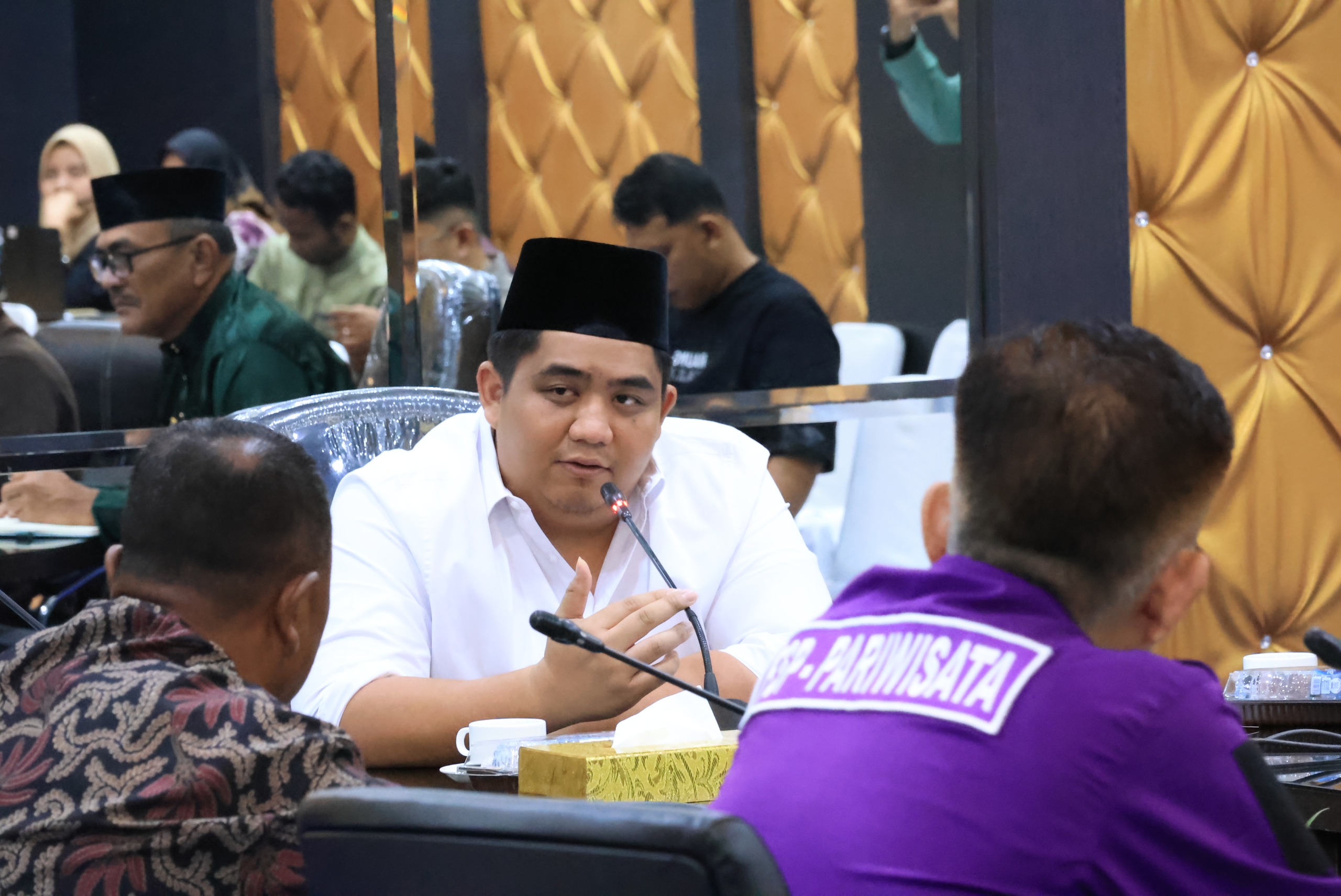 img-sampul-Audiensi Bersama Aliansi Serikat Pekerja, Bupati Roby Sambut Positif Semua Usulan